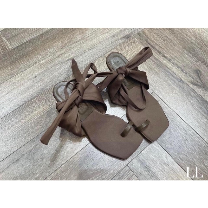 Giày cao gót xăng đan buộc dây