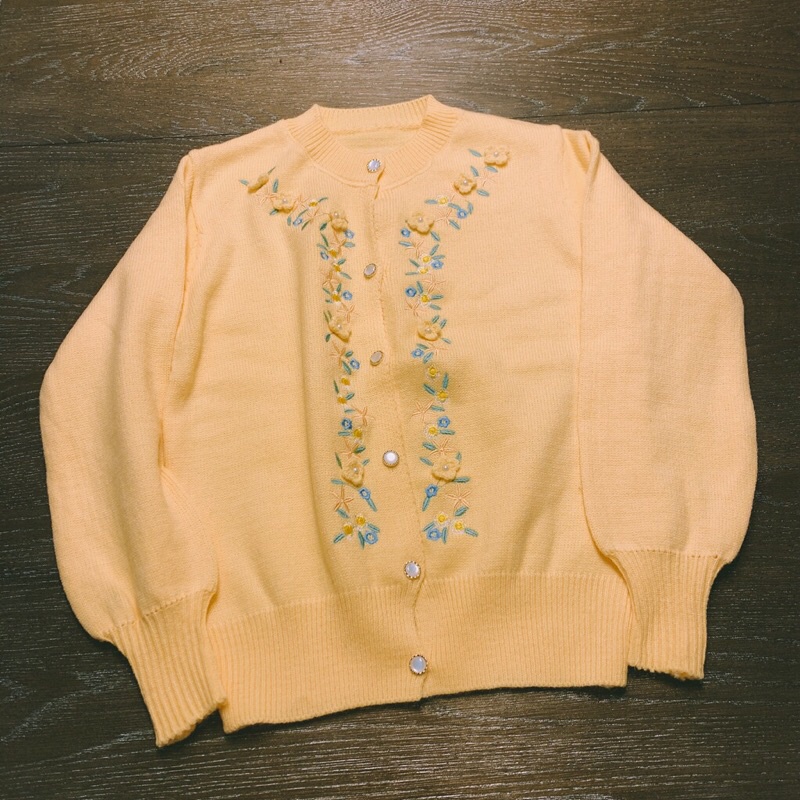 Cardigan len hoa nổi vintage