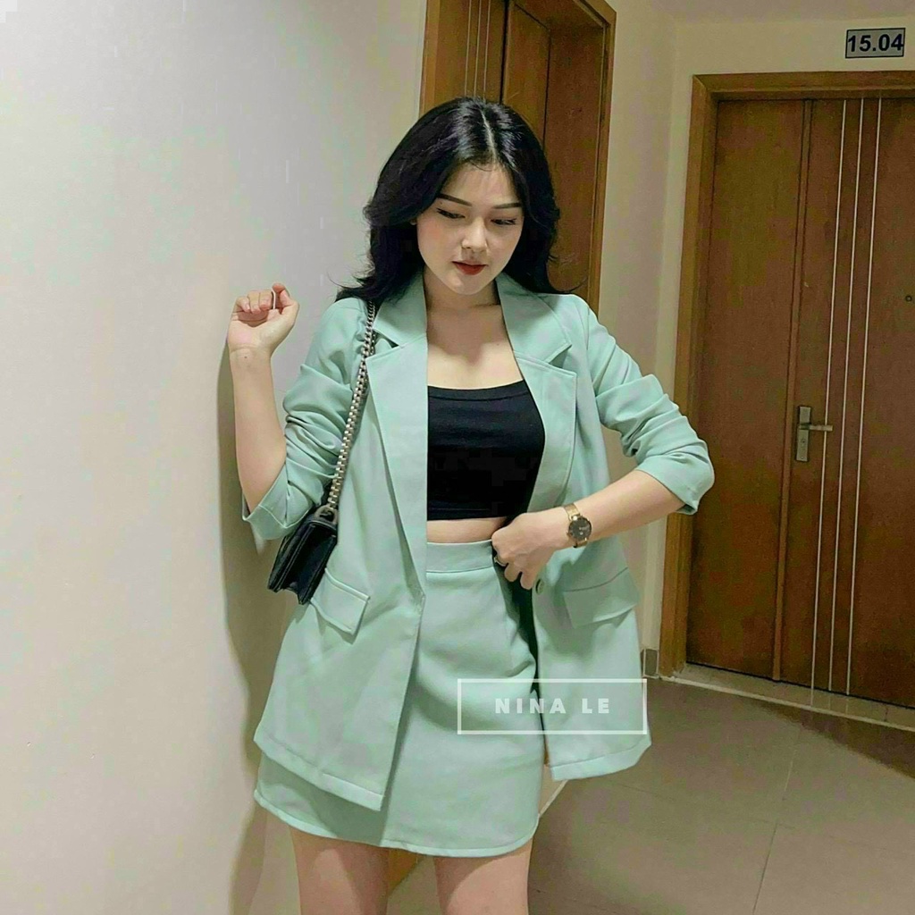 Set áo vest và chân váy siêu hot