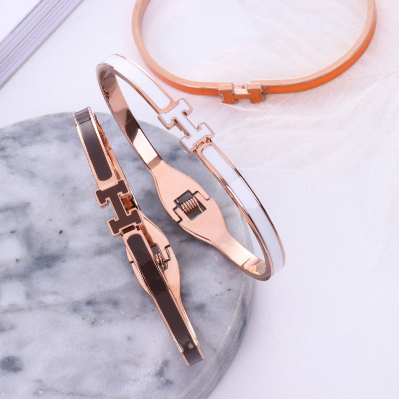 Vòng Tay Bằng Thép Không Gỉ Nhẹ Nhiều Màu Sắc Họa Tiết Chữ H Thời Trang Cao Cấp Dễ Phối Đồ Cho Nữ