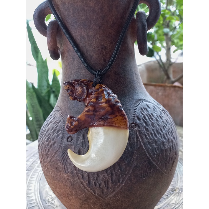 Móng chạm đầu hổ nhân tạo