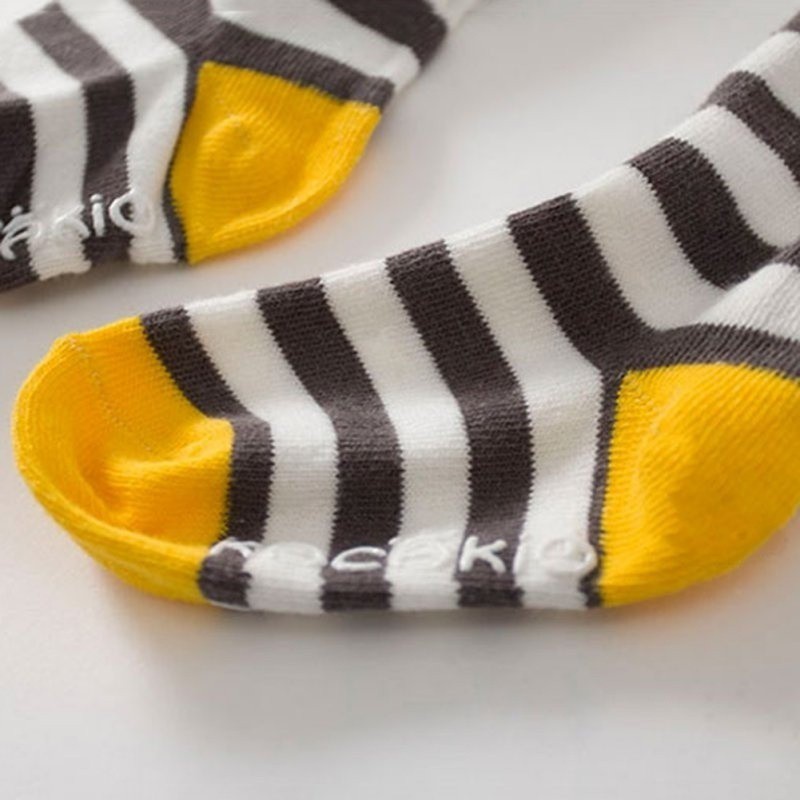 Quần tất đáng yêu cho bé gái