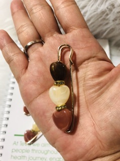 Cài áo kim tây đính hạt. Dài 5cm