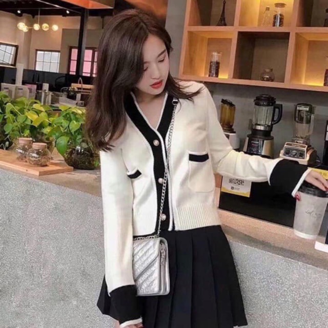 Cadigan len mịn pha viền 2 màu : trắng , đen