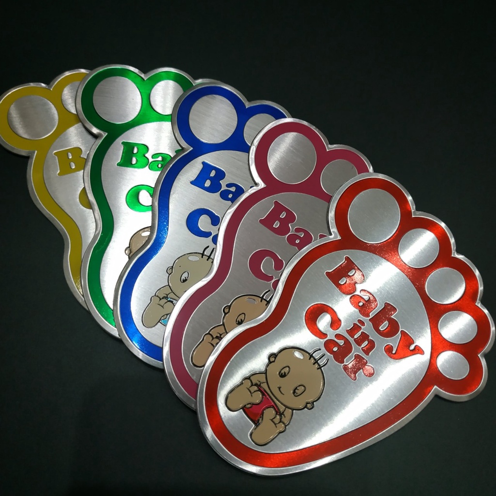 Tem nhôm dán xe Baby in car hình bàn chân 10x7.7cm sắc màu