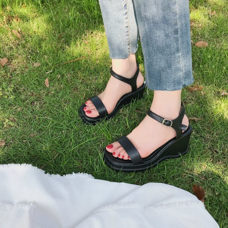 Sandal Hở Ngón Đế Xuồng Cao Mũi Tròn Phong Cách Mới