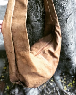 Túi da thật form hobo hiệu PICARD