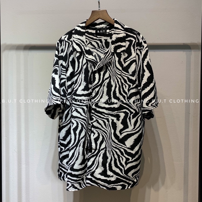 Áo sơ mi họa tiết ngắn tay VẰN NGỰA trơn mềm dành cho nam nữ | BUTCLOTHING