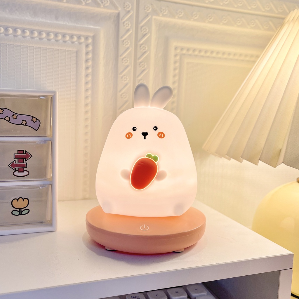 Đèn Ngủ Để Bàn Silicon Có Đế Thỏ Cà Rốt, Ánh Sáng Vàng Ấm, 3 Chế Độ Sáng MEILI STORE