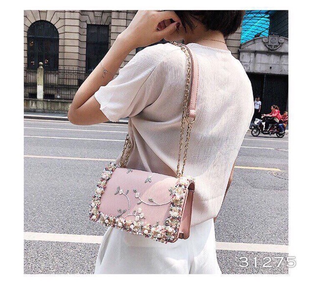 Túi xách thêu hoa đinh cườm