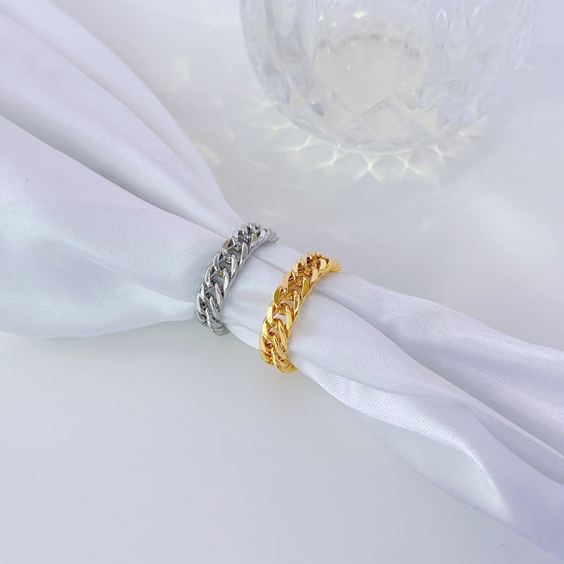Nhẫn Chất Liệu Thép Titan Mạ Vàng 18k Thiết Kế Đơn Giản Phong Cách Hàn Quốc