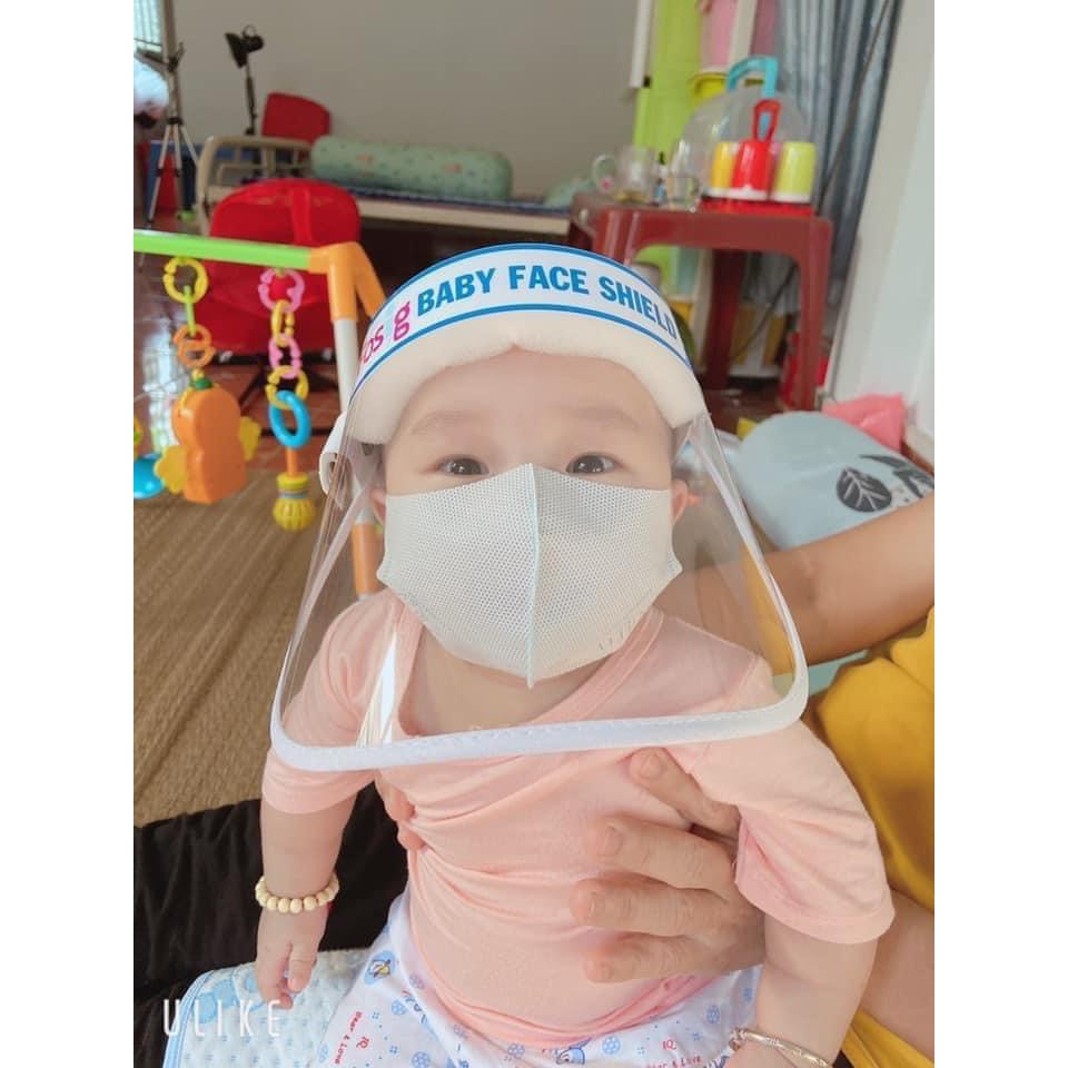 Kính chắn giọt bắn cho bé