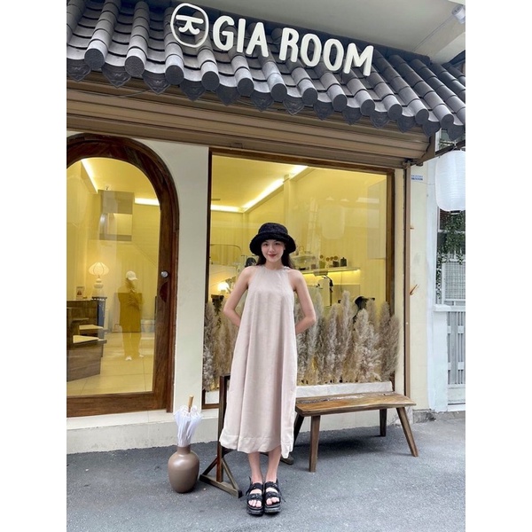 Đầm cổ yếm xoè Nina dress