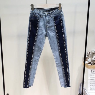 Quần jeans dài đinh tán tròn