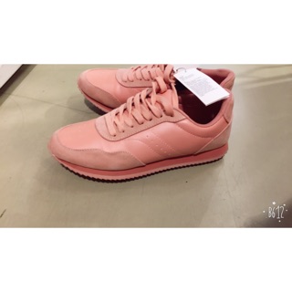 Giầy HM Ngọc Trinh