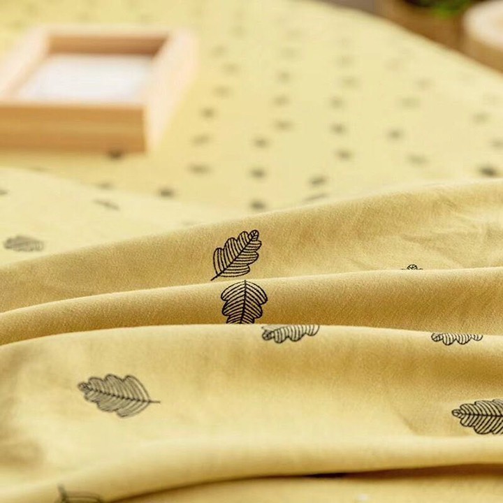 Bộ chăn ga gối , drap giường chất vải ĐŨI SILK họa tiết lá nhỏ vàng