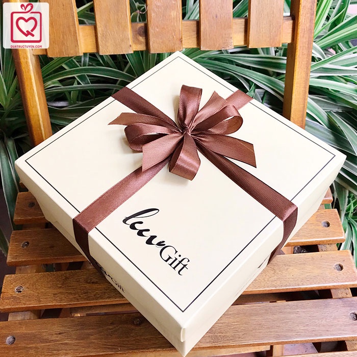 Hộp đựng quà vuông trắng sữa LuvGift - hộp quà sang trọng kèm nơ, rơm lót