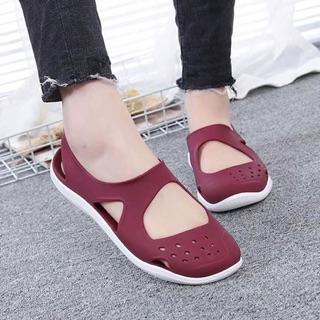 Giầy nhựa giá 160k/ 1 đôi
