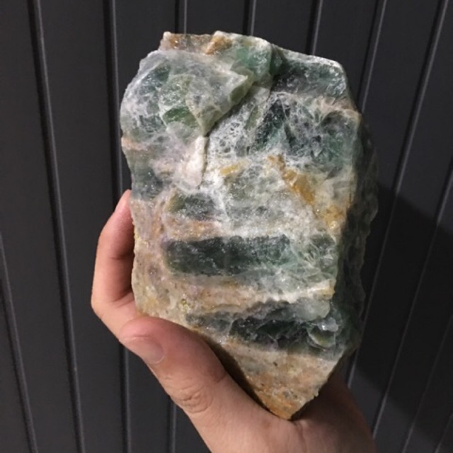 Đá màu xanh lục bảo thiên nhiên