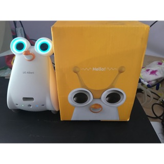 Robot albert học lập trình và học english
