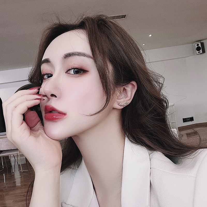 Khuyên tai kẹp không bấm lỗ chốt cố định K110 bằng hợp kim mạ vàng bất đối xứng hính khối đính đá dáng dài Leous