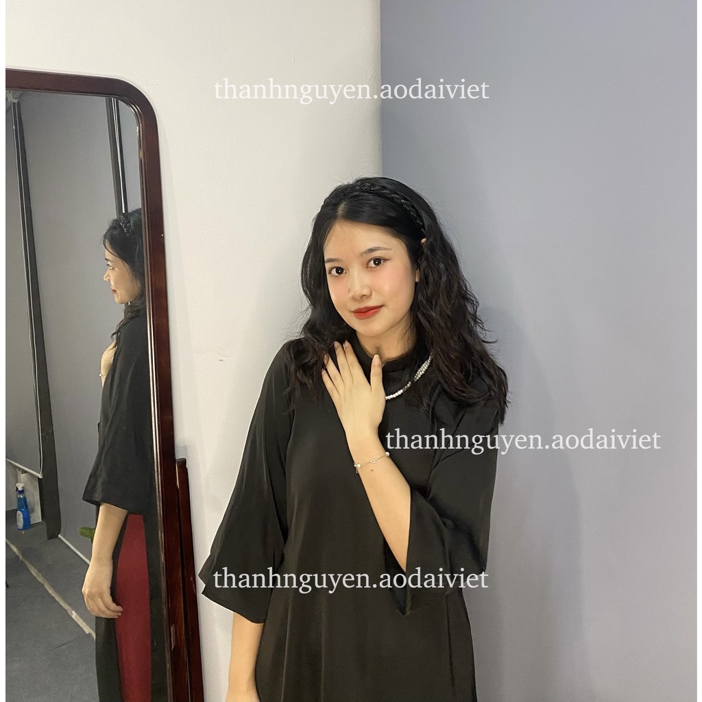 Áo dài đen cách tân tay loe lụa Ngọc Trai