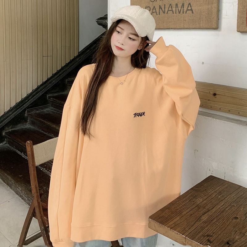 Áo thun trơn tay dài cổ tròn thiết kế trẻ trung hợp thời trang | BigBuy360 - bigbuy360.vn