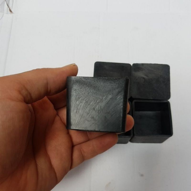 Bộ 10 chụp vuông 40×40 mm bao ngoài-chụp- chân đế-nút cao su bịt chân bàn chân ghế