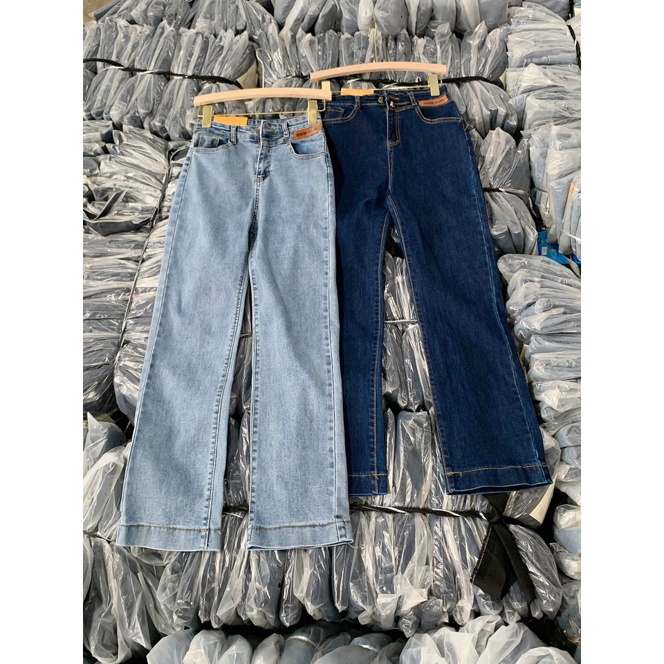 Quần jeans ống xuông mới 2022
