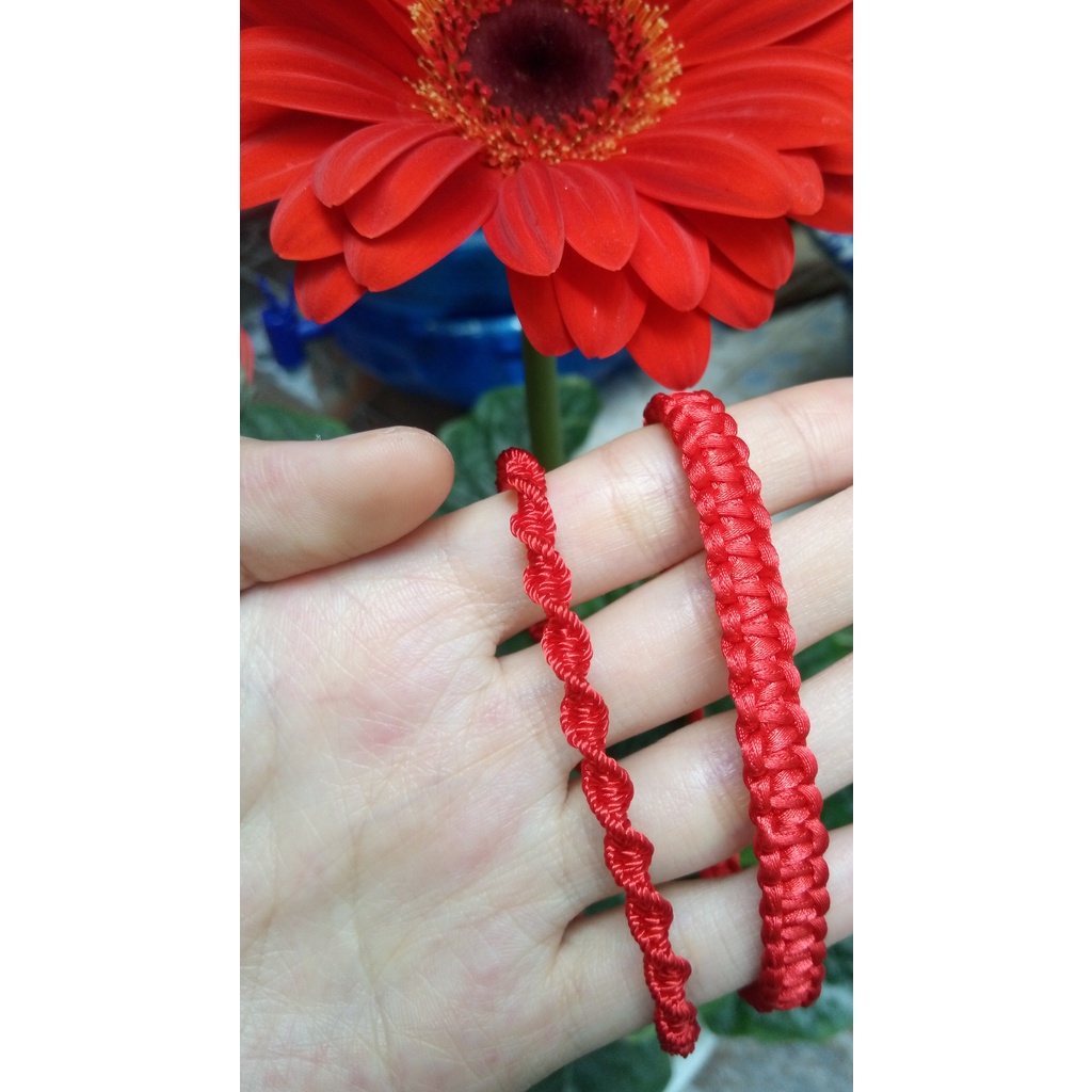 Vòng tay bện ( đan từ dây)