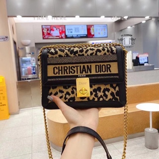 Túi xách W566-22 Dior Dauphine hàng đẹp fullbox bill card tag vàng đằm đẹp