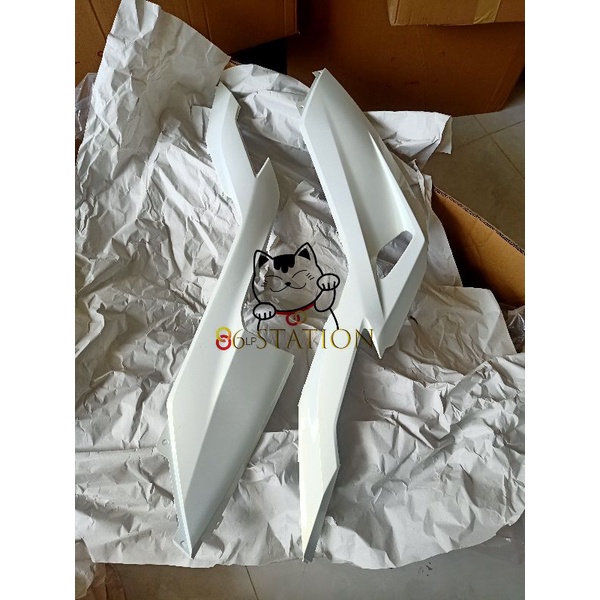 lườn vario click 2018-2021 màu trắng