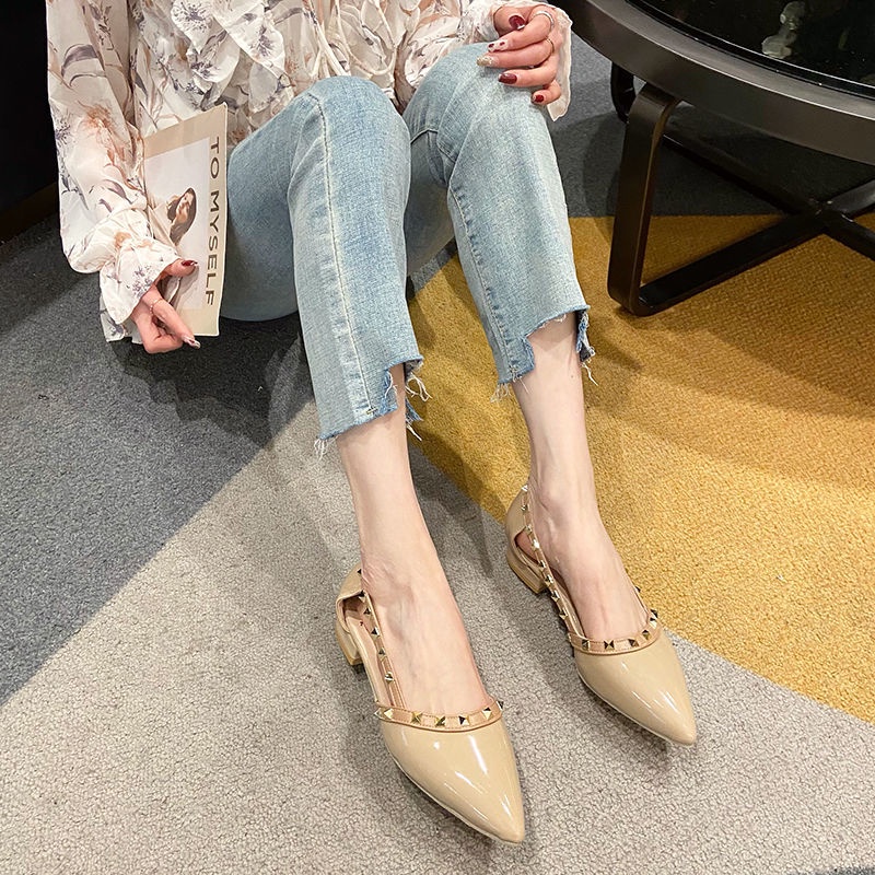 Xăng đan IELGY nữ mũi nhọn gắn đinh tán thời trang