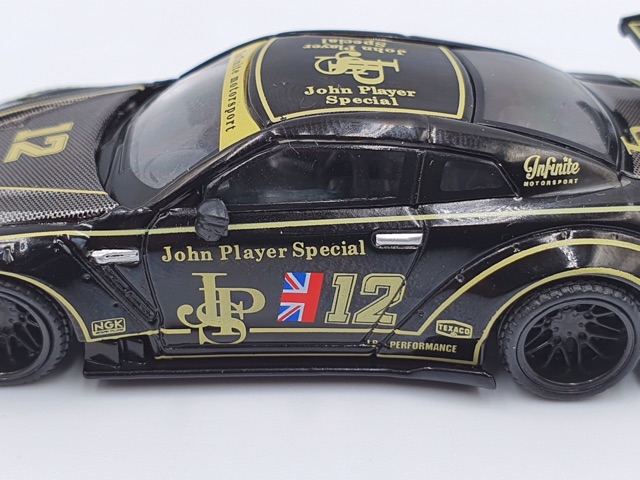 Xe Mô Hình LB*Works Nissan GT-R - JPS 1:64 MiniGT ( Đen )