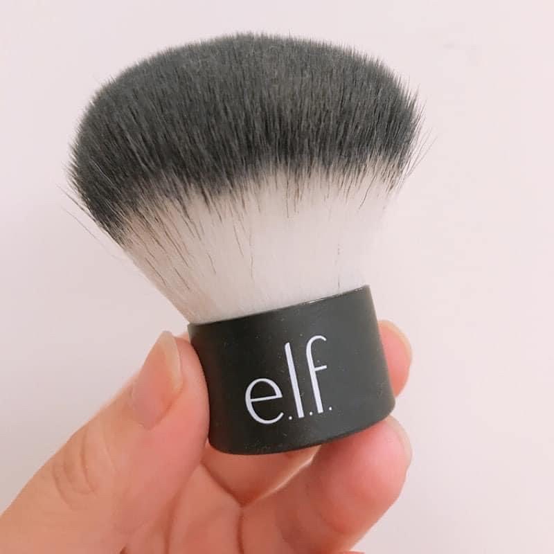 Cọ Kabuki Brush của nhà E.L.F rất hữu dụng cho makeup