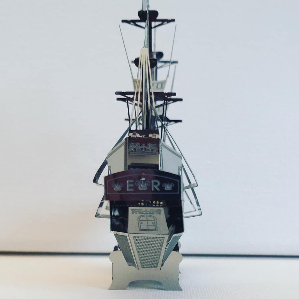 Mô Hình Lắp Ráp 3D Kim Loại Tàu Hoàng Gia Anh Golden Hinde