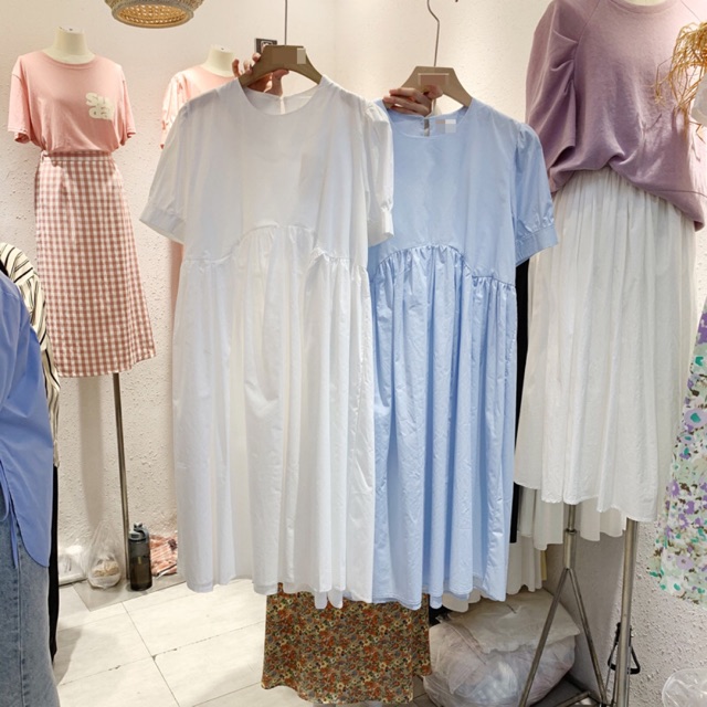 Váy dún eo kiểu basic dễ kết hợp, nhẹ nhàng và điệu đà. Bầu bí bon chen