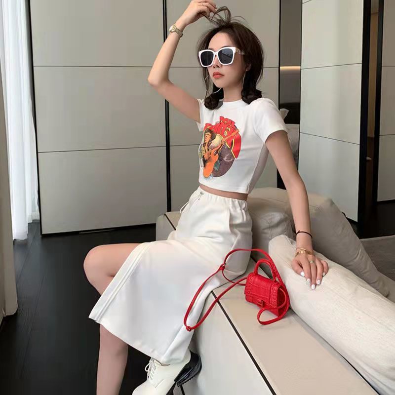 COZOK Set Áo Thun In Chữ + Chân Váy Xẻ Tà Lưng Cao Thời Trang Trẻ Trung Cho Nữ