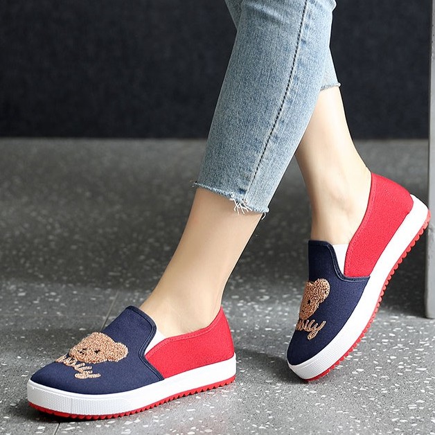 Slip on họa tiết gấu dễ thương cực êm chân