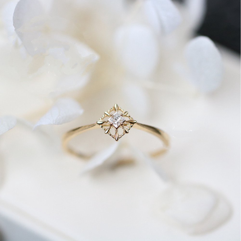 Nhẫn mạ vàng 14k đính đá sang trọng