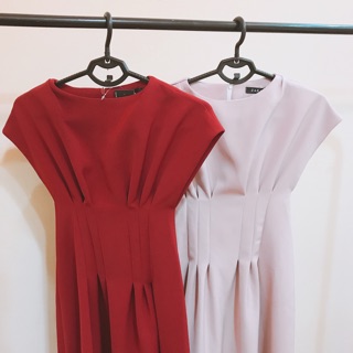 Váy chiết eo chờm vai