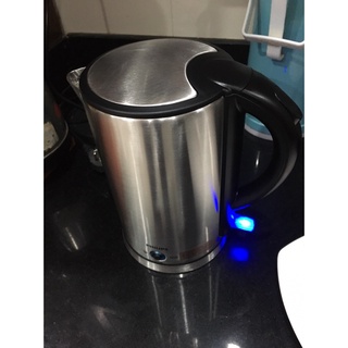 Ấm đun nước siêu tốc inox cao cấp Philips HD9316