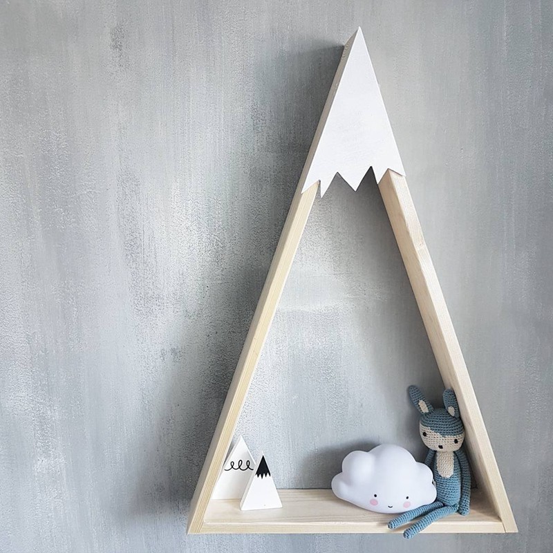 Bộ 2 giá gỗ treo tường hình tam giác phong cách Bắc Âu cho trẻ em