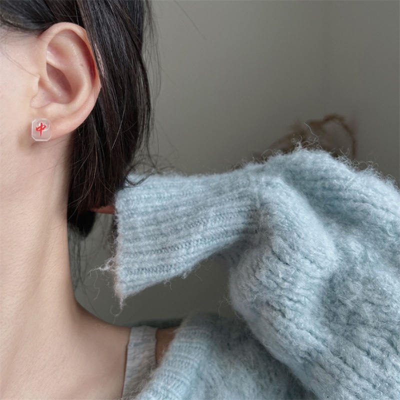 6 Khuyên Tai Hình Học May Mắn Phong Cách Vintage