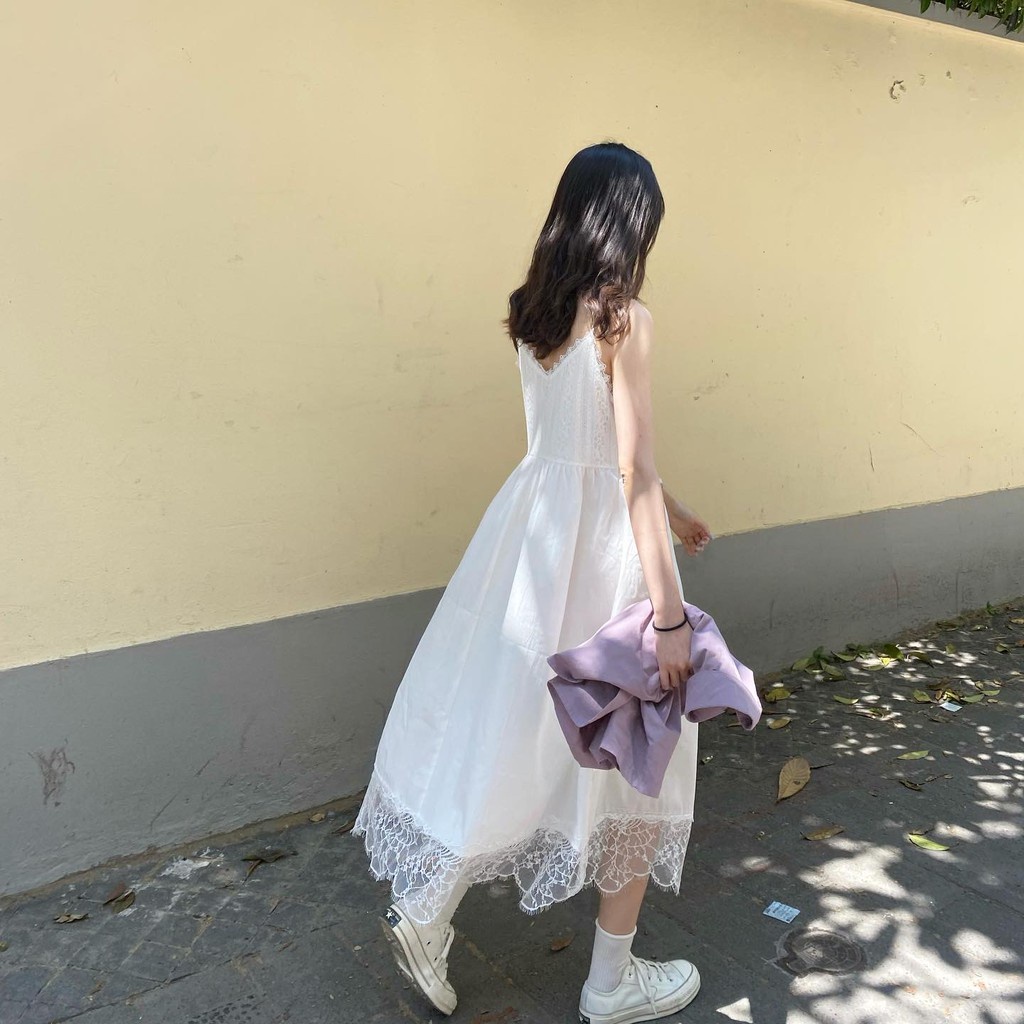 Váy 2 dây trắng trơn đi biển đi chơi viền ren form babydoll xoè độc lạ. Đầm babydoll 2 dây cổ tim thô đũi viền ren.