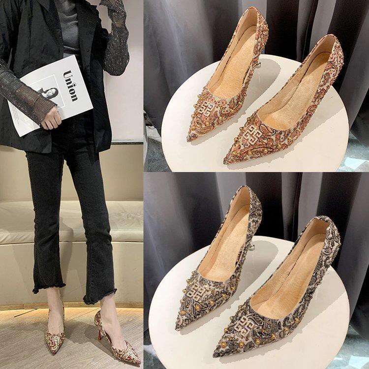 Giày cao gót họa tiết thêu phong cách Trung Hoa thời trang mùa đông cho nữ 2023