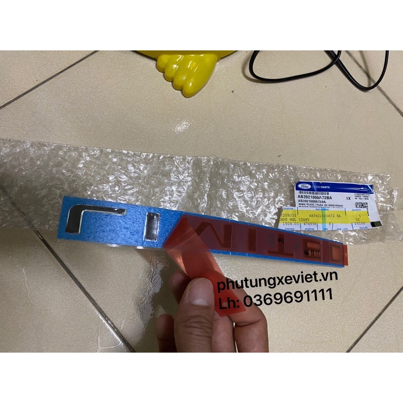 Tem chữ Limited dán cửa thùng sau xe Ranger XLT