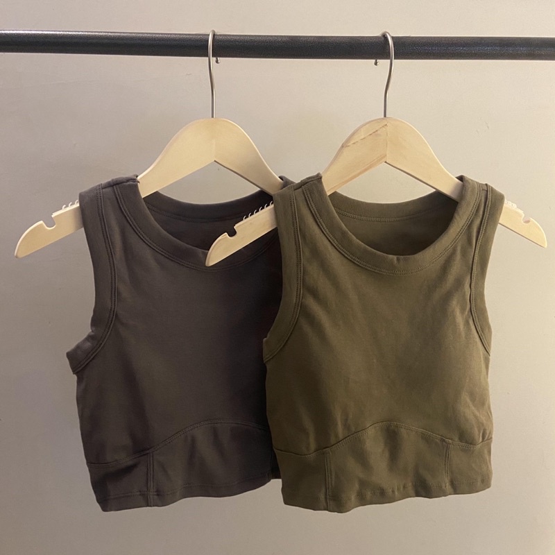 Áo croptop có may đệm ngực sẵn thấm hút mồ hôi - năng động cho mùa hè
