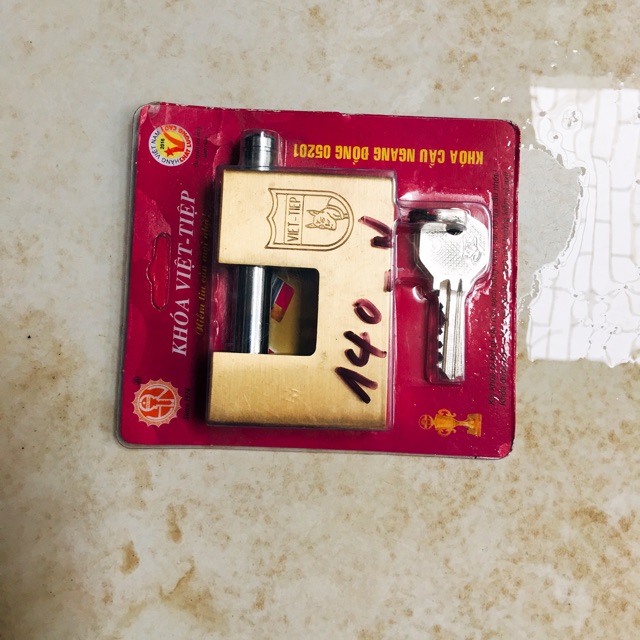 khóa cửa Việt Tiệp to