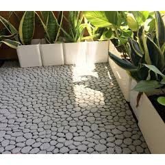 Vỉ nhựa lót sàn ban công giả sỏi, Lót Sàn Nhựa bể bơi, sân vườn, sân thượng, nhà vệ sinh